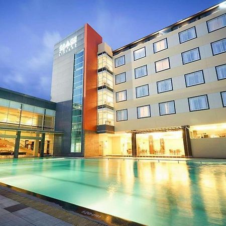 Grage Hotel Cirebon Exterior foto