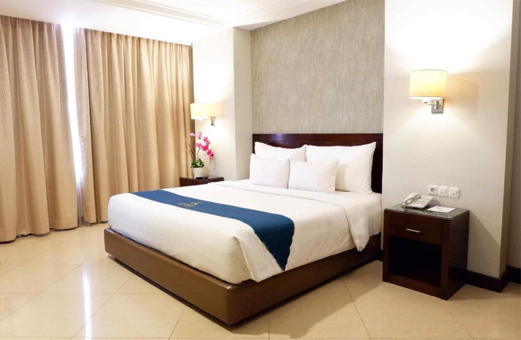 Grage Hotel Cirebon Exterior foto