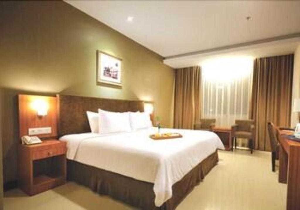 Grage Hotel Cirebon Exterior foto