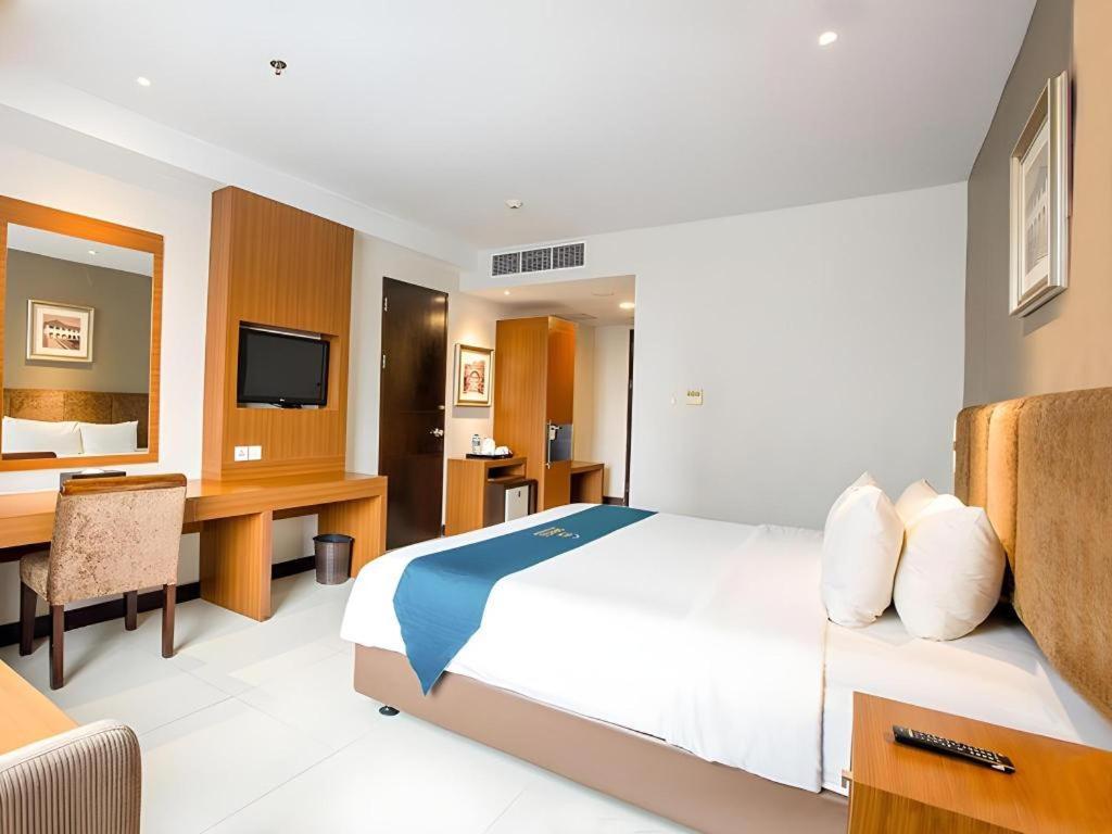 Grage Hotel Cirebon Exterior foto