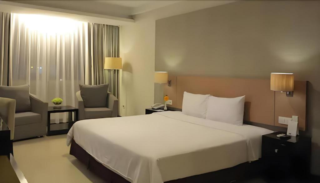Grage Hotel Cirebon Exterior foto