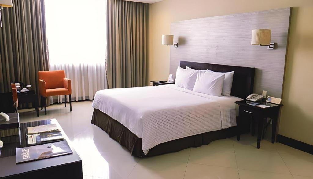 Grage Hotel Cirebon Exterior foto