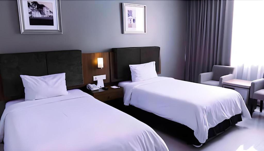 Grage Hotel Cirebon Exterior foto